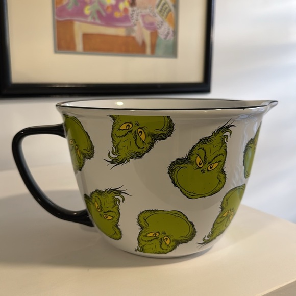 Dr Seuss How the Grinch Stole Christmas Ceramic Mixing Bowl with Handle - Picture 2 of 5